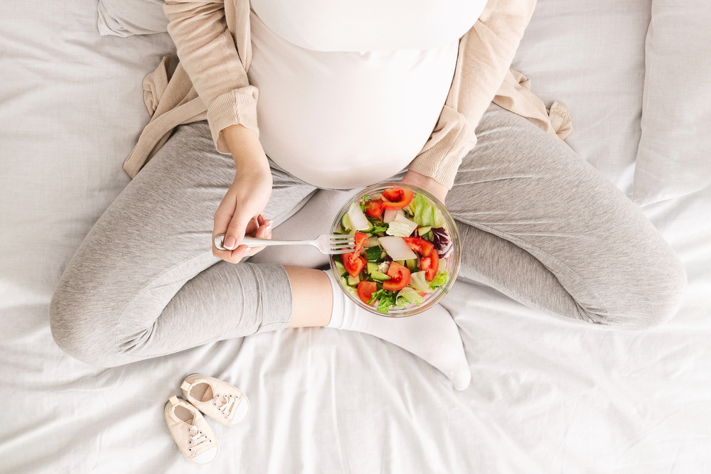 Sağlıklı beslenen 27 haftalık anne