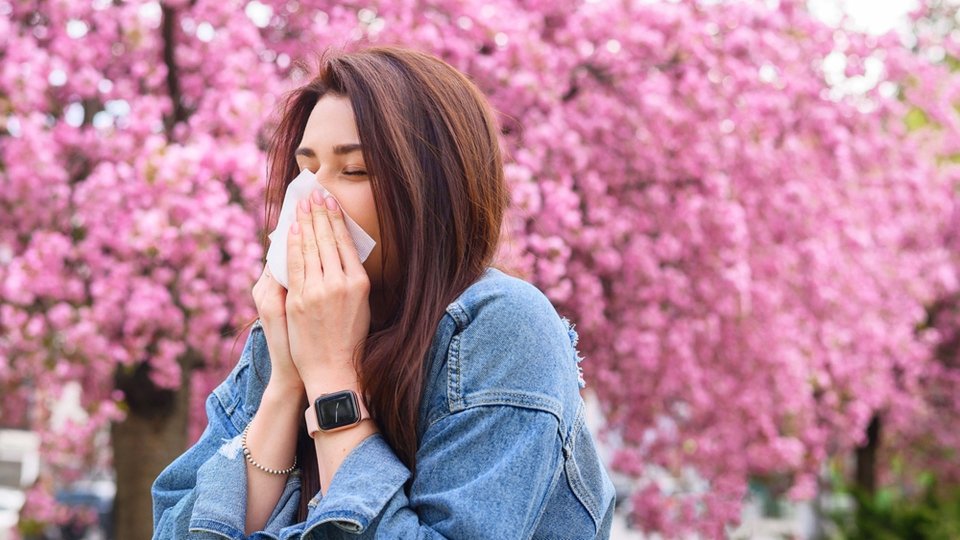 Bahar Alerjisi Nedir? Bahar Alerjisi Belirtileri ve Tedavisi