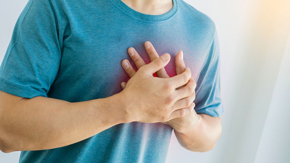 Göğüs Ağrısı Neden Olur? Tedavi Yöntemleri Nelerdir?