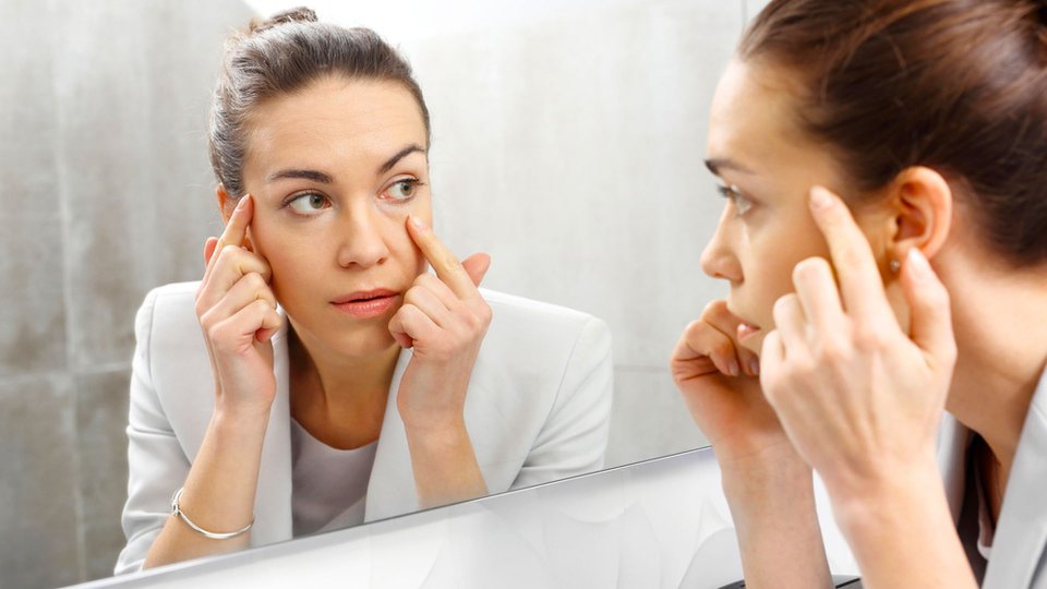 Göz Seğirmesi Neden Olur? Göz Seğirmesi Ne Anlama Gelir? 