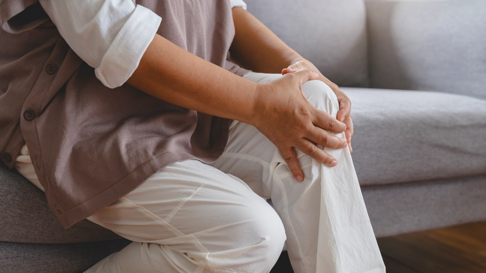 Kronik Diz Ağrısı Kireçlenme Belirtisi Olabilir!