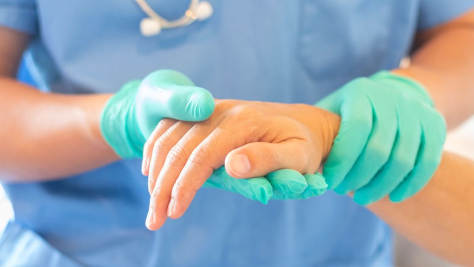 Büyük Etkileri Olan Küçük Kesiler: Mikro El Cerrahisi 