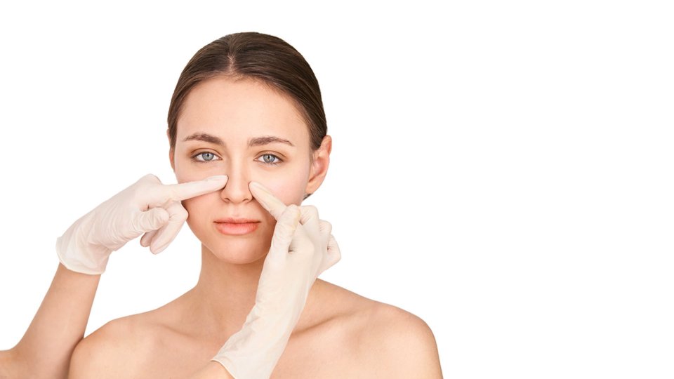 Burun Estetiği Sonrası Nostril Retainer (Burun Deliği Şekillendirici) Kullanımı