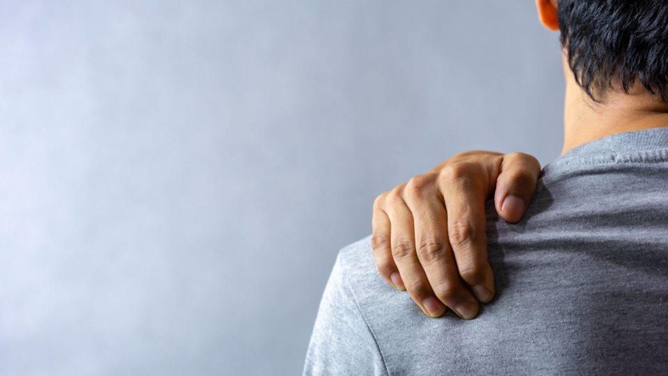 Omuz ağrılarını ciddiye alın!