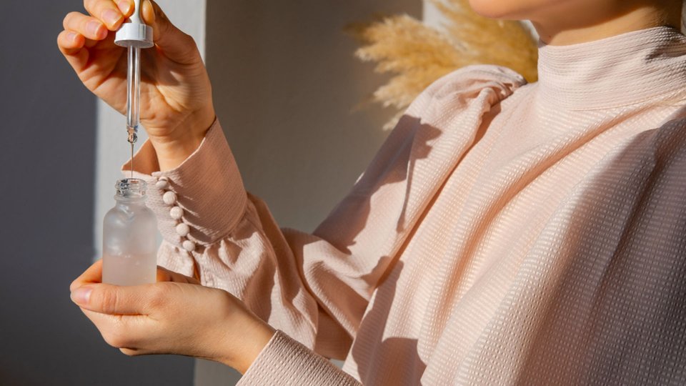 Retinol Nedir? Retinol Krem ve Serum Ne İşe Yarar?