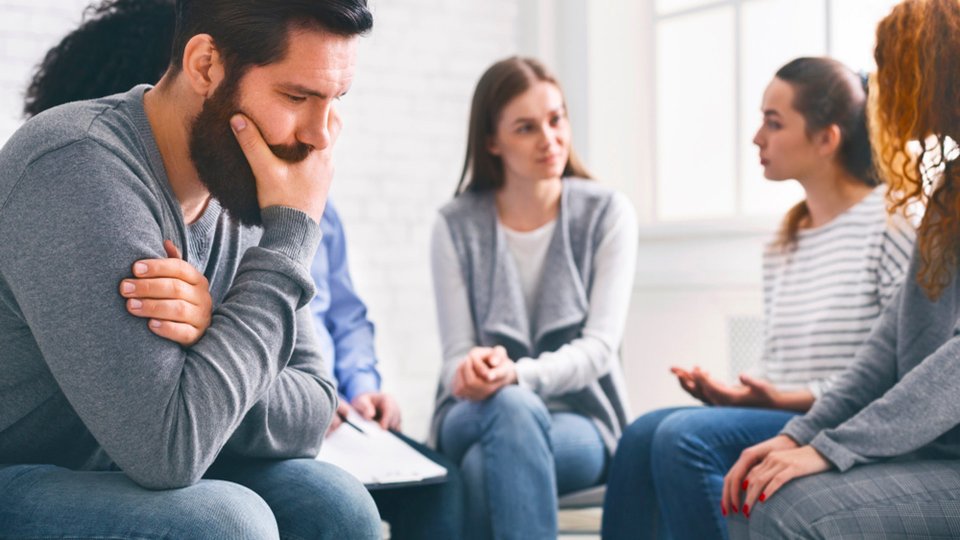 Sosyal Anksiyete Nedir? Sosyal Anksiyete Belirtileri Nelerdir?