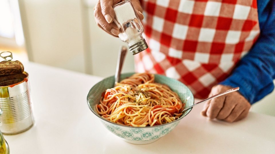 Tuzu İleri Yaşta Tamamen Kesmek Doğru mu?