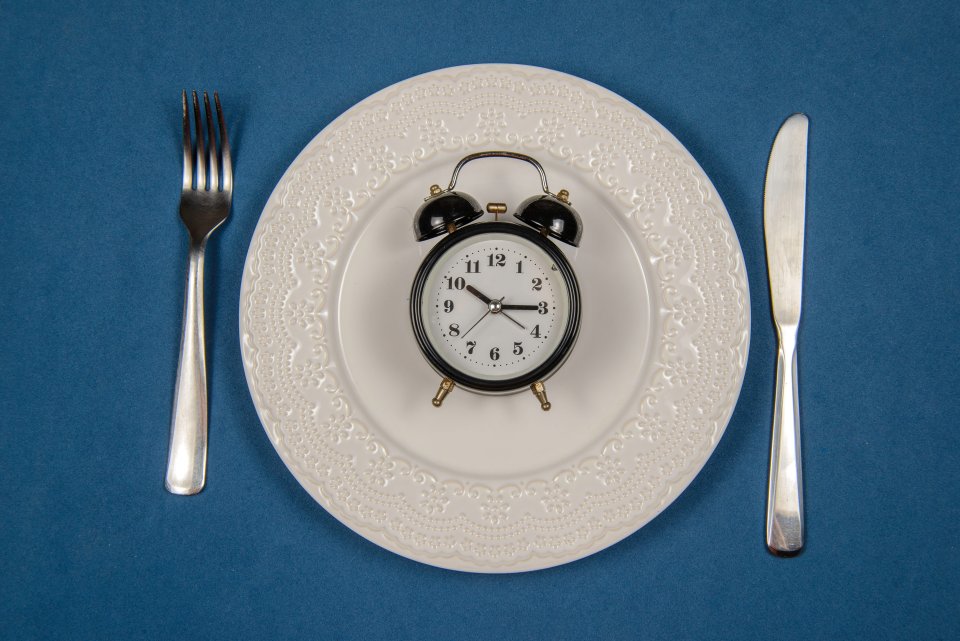 Aralıklı Oruç (Intermittent Fasting) Herkes İçin Uygun mu?