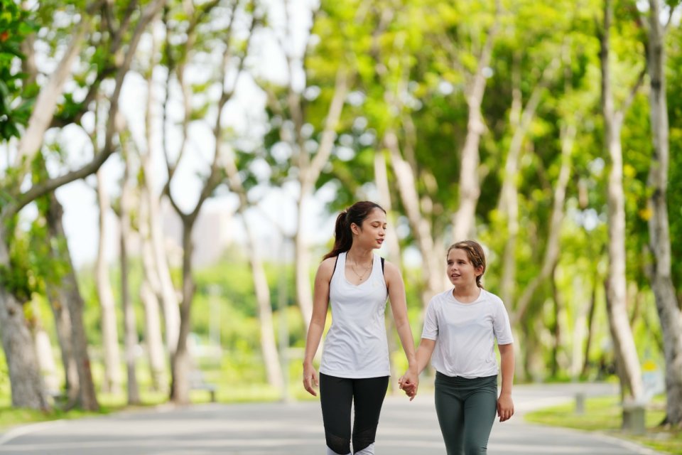 Günlük Yürüyüşün Sağlığa Katkıları: Kalpten Beyne Mucizevi Etkiler