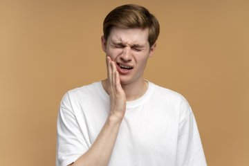 20'lik Diş Nedir? Belirtileri, Ağrısı ve Çekimi Hakkında Bilmeniz Gereken Her Şey