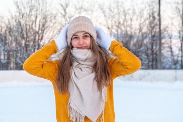 Soğuk Havalar Kulak Enfeksiyonlarını Nasıl Tetikler? Kışın Kulak Sağlığını Koruma Rehberi