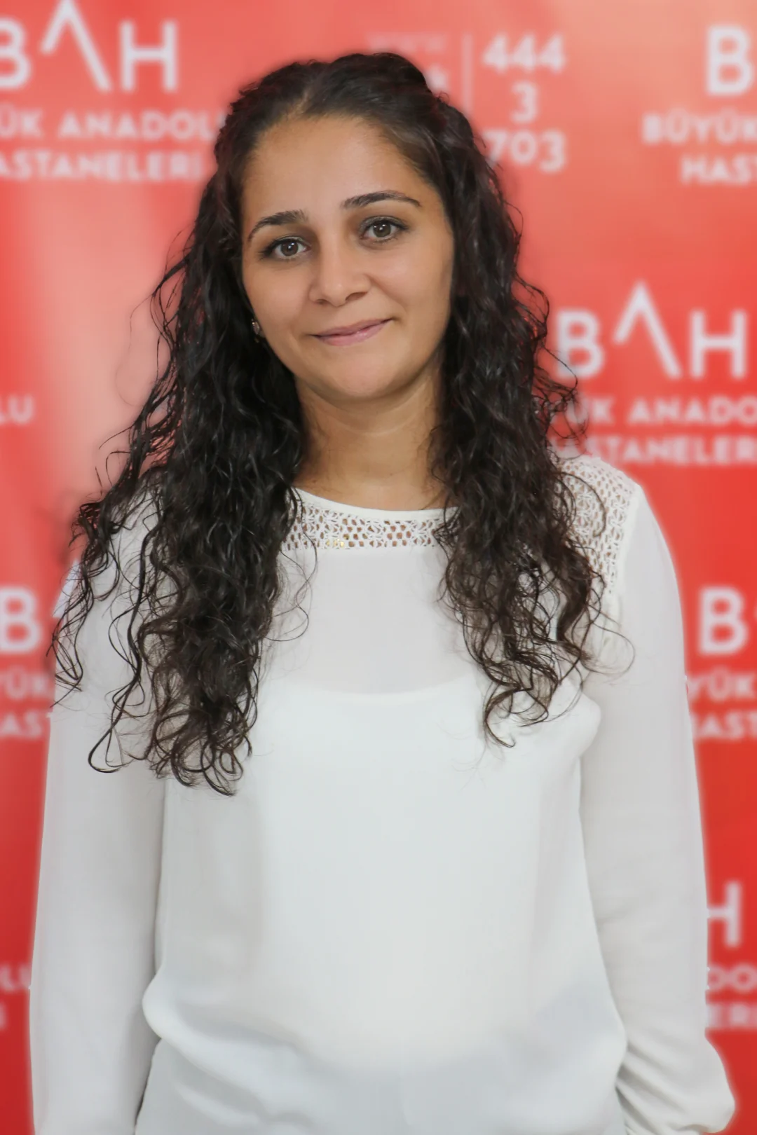 Özge KELEŞ